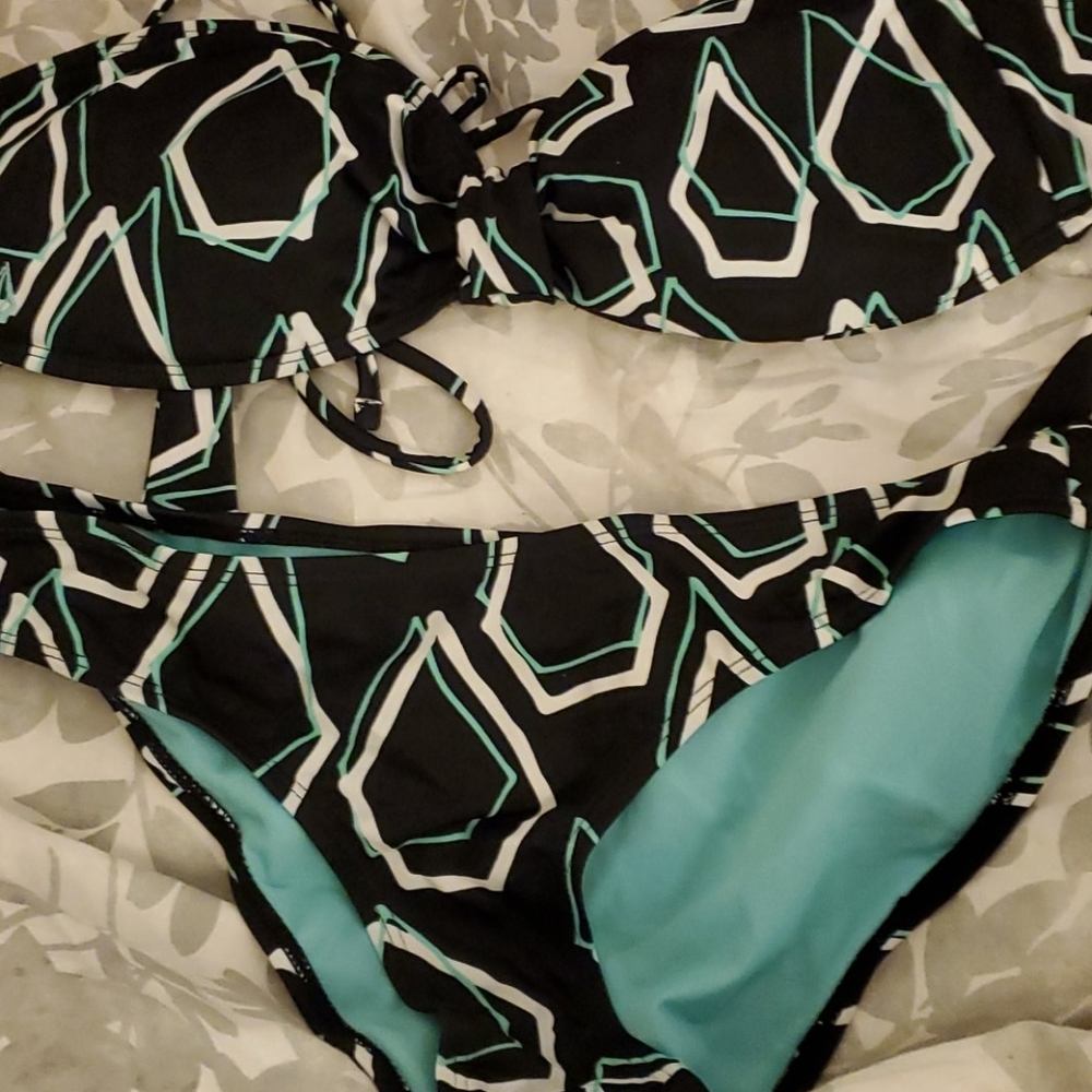Volcom Bikini Set - image 1